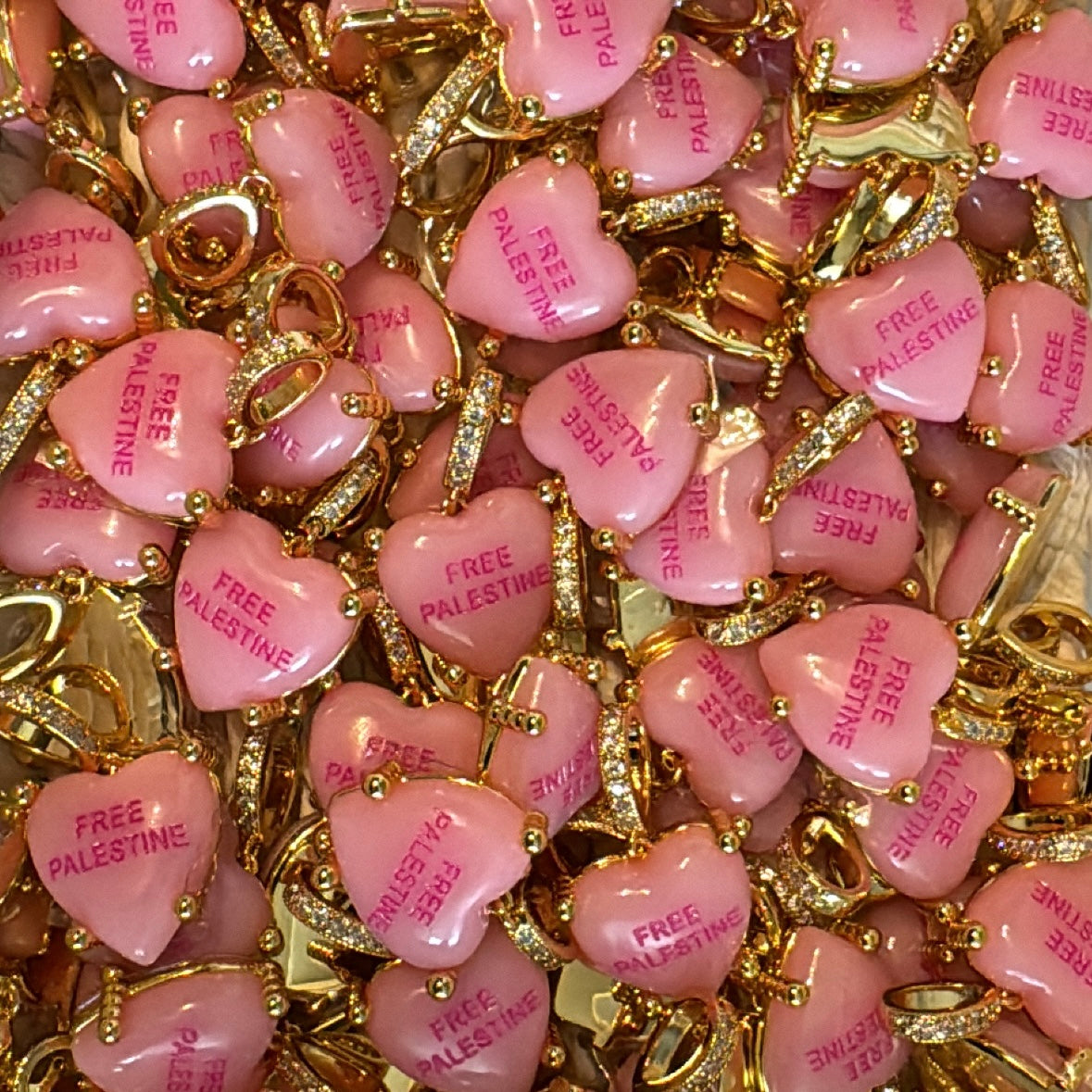 Heart pendant necklaces