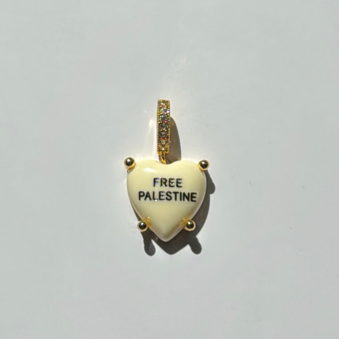 Butter Yellow Charm „Free Palestine“