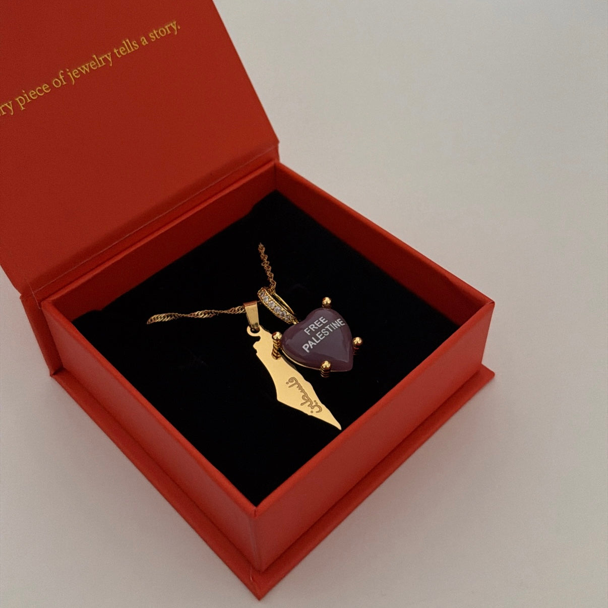 Purple „Free Palestine“ with Jerusalem necklace