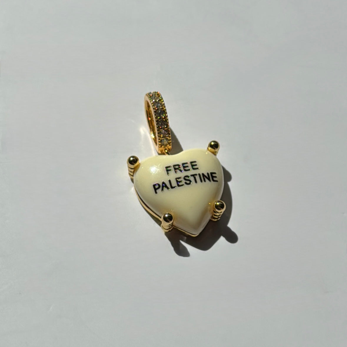 Butter Yellow Charm „Free Palestine“