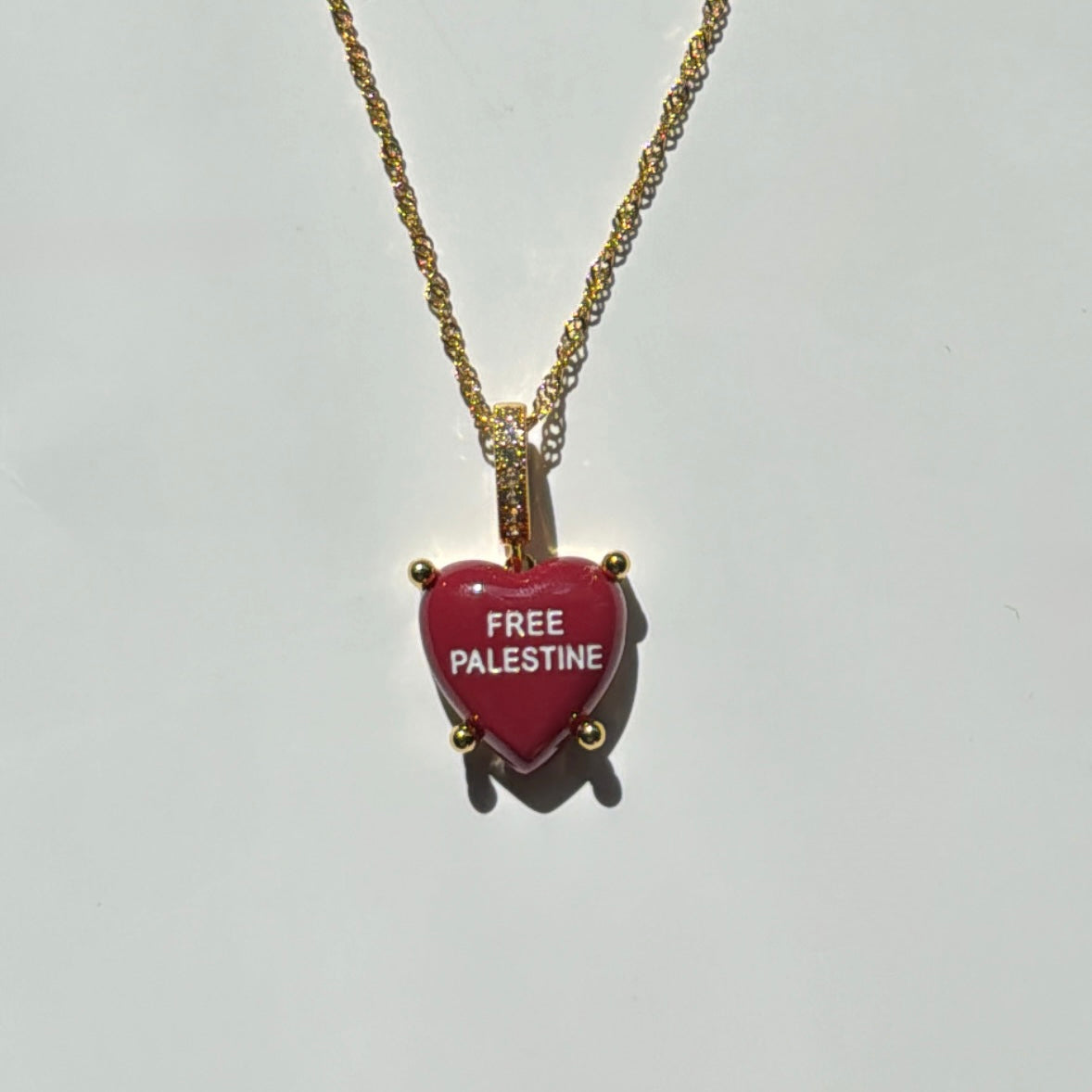 Red Velvet Charm „Free Palestine“ with necklace
